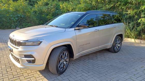 JEEP COMMANDER 1.3 T270 TURBO FLEX OVERLAND AT6 JEEP COMMANDER 1.3 T270 TURBO FLEX OVERLAND AT6